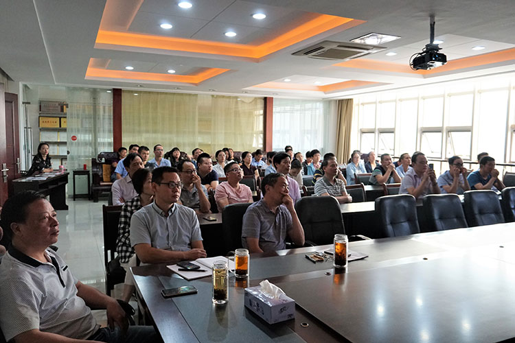 宙斯泵業(yè)舉辦經(jīng)營(yíng)法務(wù)講座