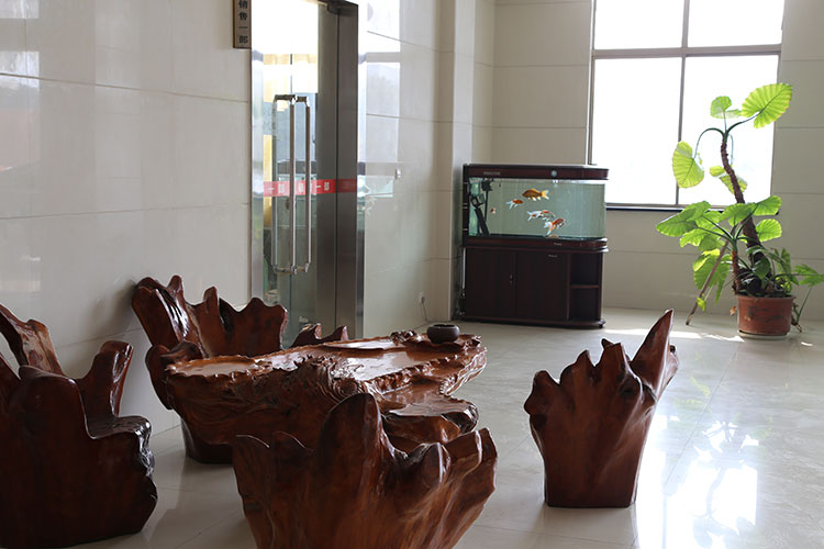 銷售一部門外的休息區(qū)